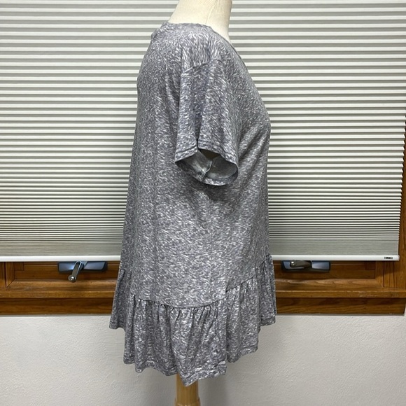 Calvin Klein Jeans NWT Gray Cold Stone Heather Peplum T-shirt Size Large - Picture 4 of 14